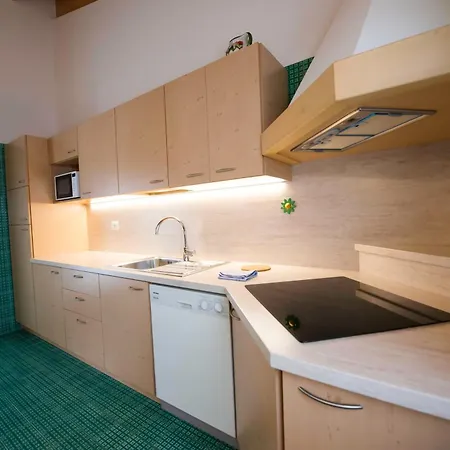 Elena Apartman *