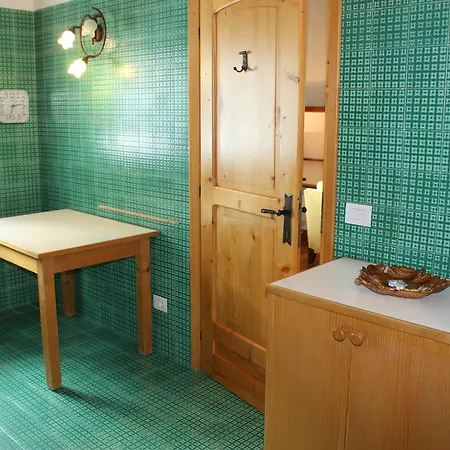 Elena Apartman